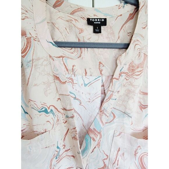 Torrid Harper 1 Shirt Top Roll Tab Sleeve Lightweight Peach Aqua Blouse 1X - Picture 5 of 7